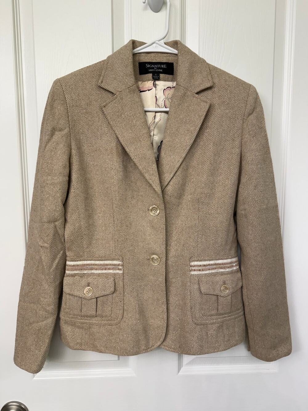 Signature by Larry Levine 6 wool blend tan beige brown blazer gold speck satin